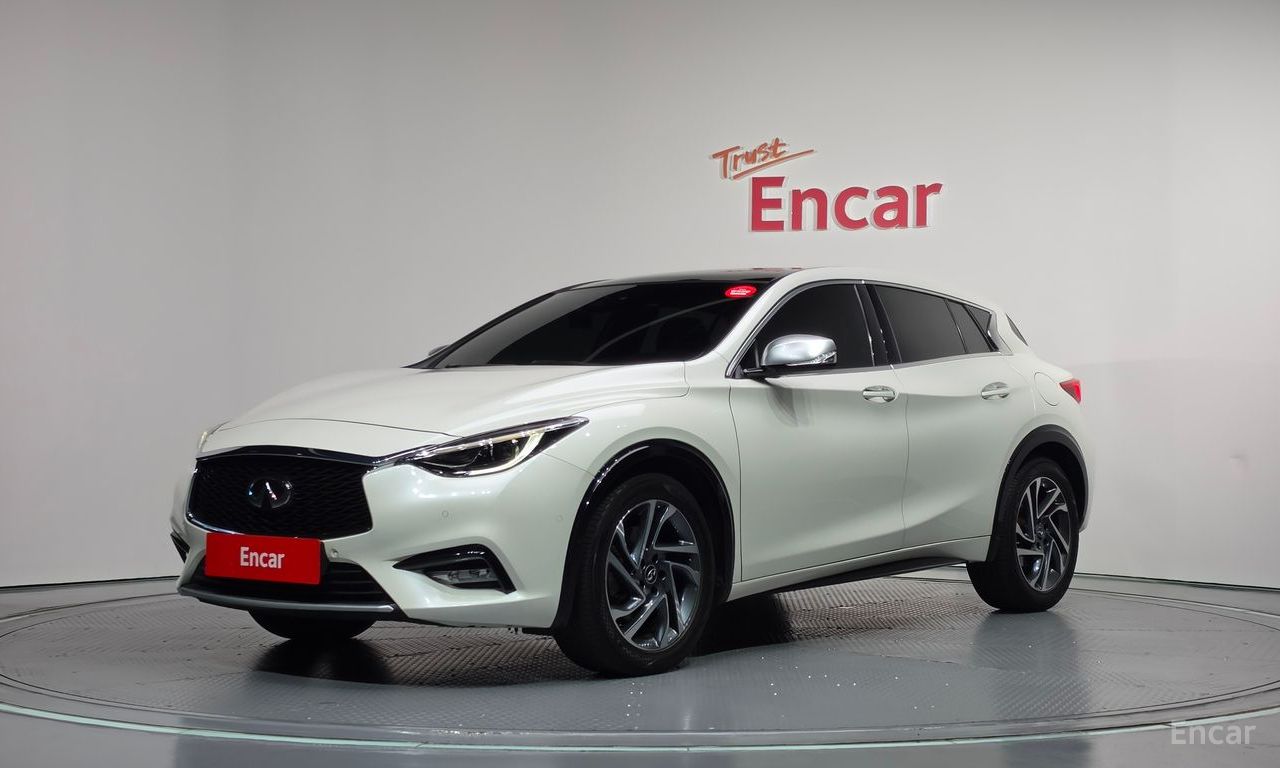 Infiniti Q30