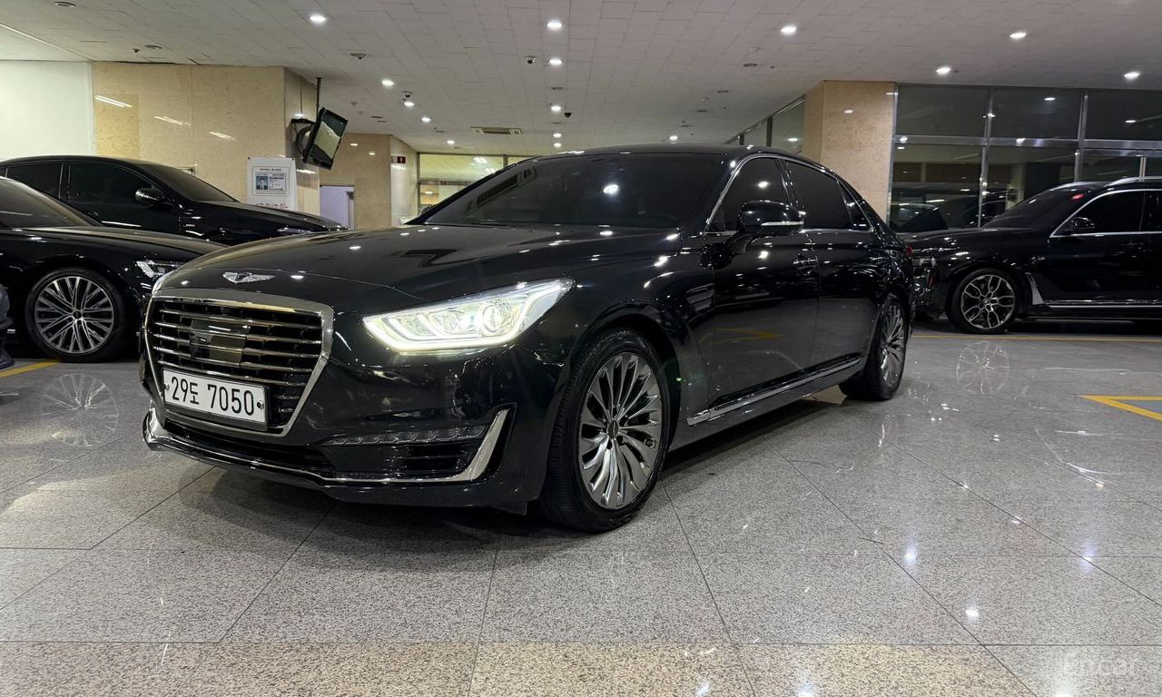 Genesis EQ900