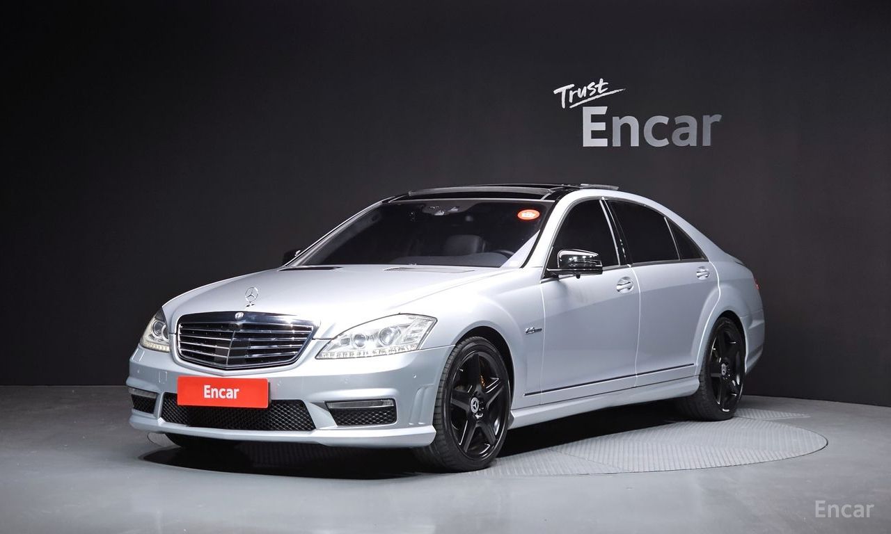 Mercedes-Benz S-Class W221