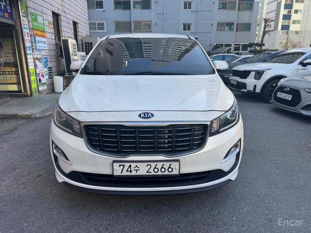 Kia Carnival