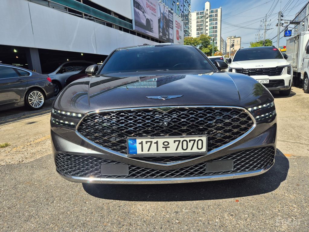 Genesis G90