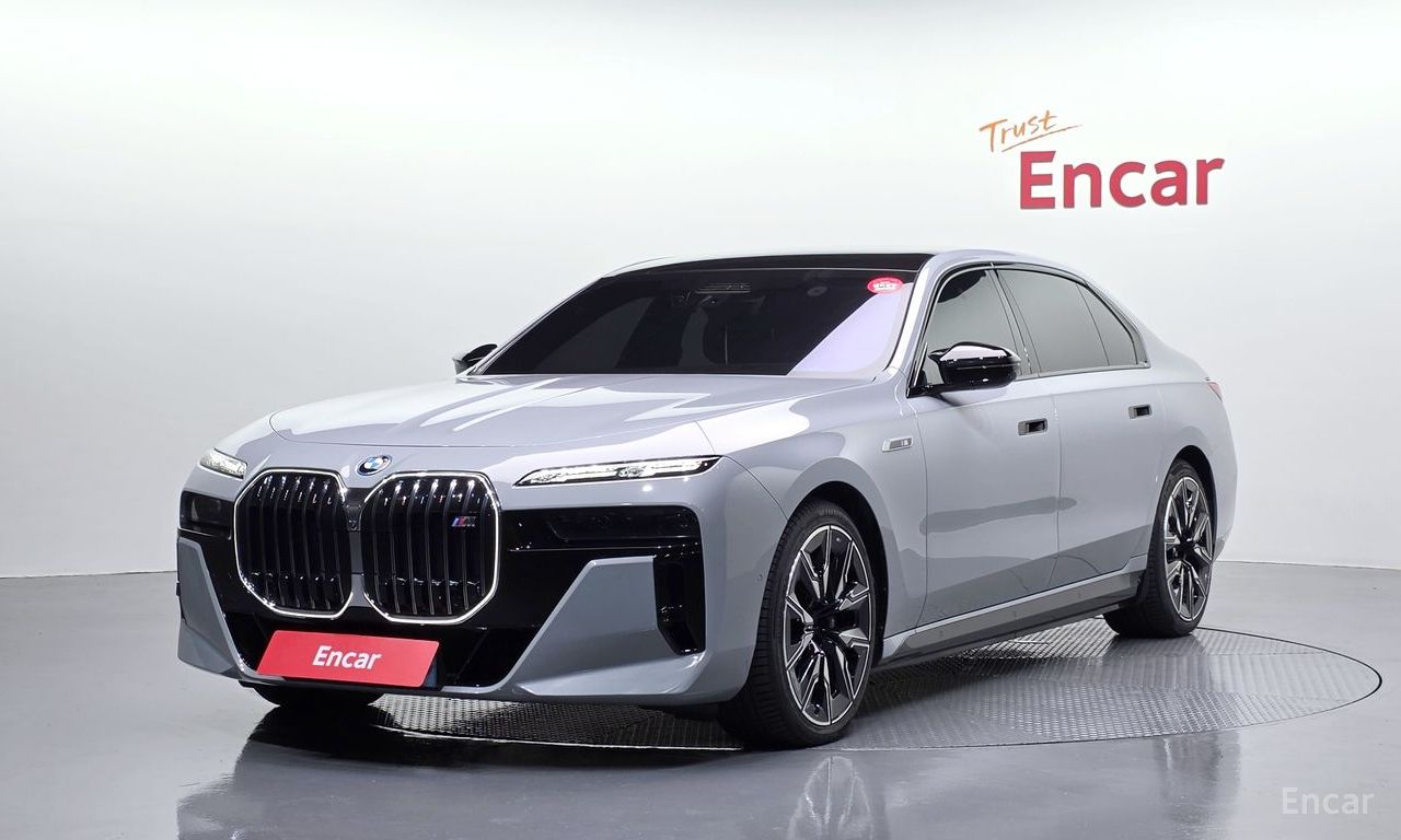 BMW i7