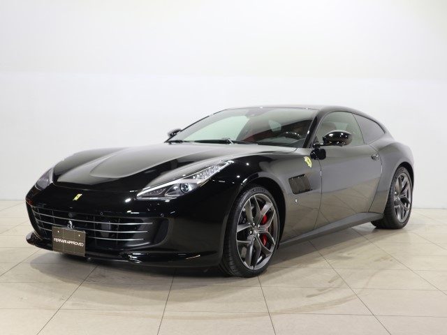 Ferrari GTC4