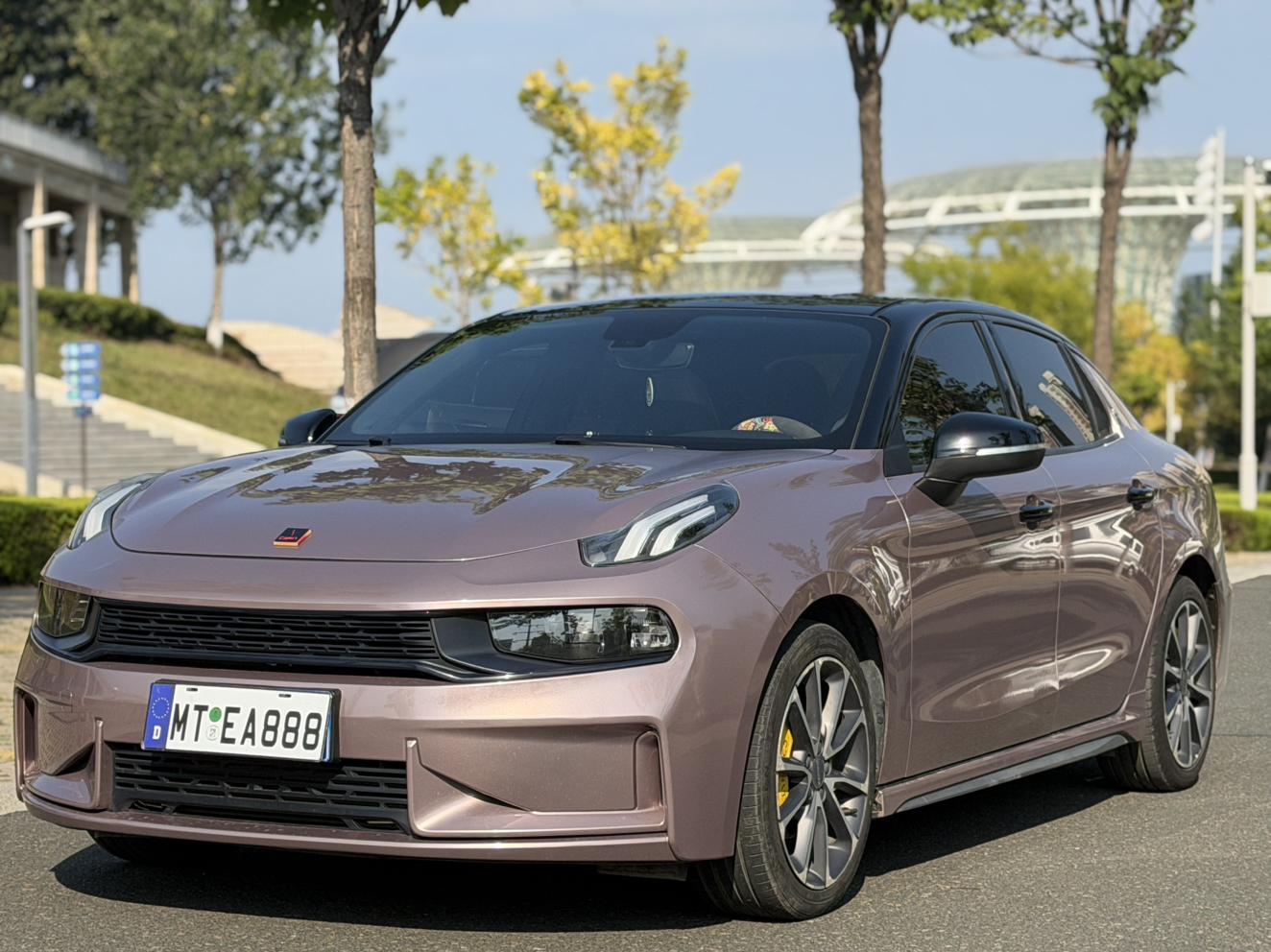 Lynk & Co 03