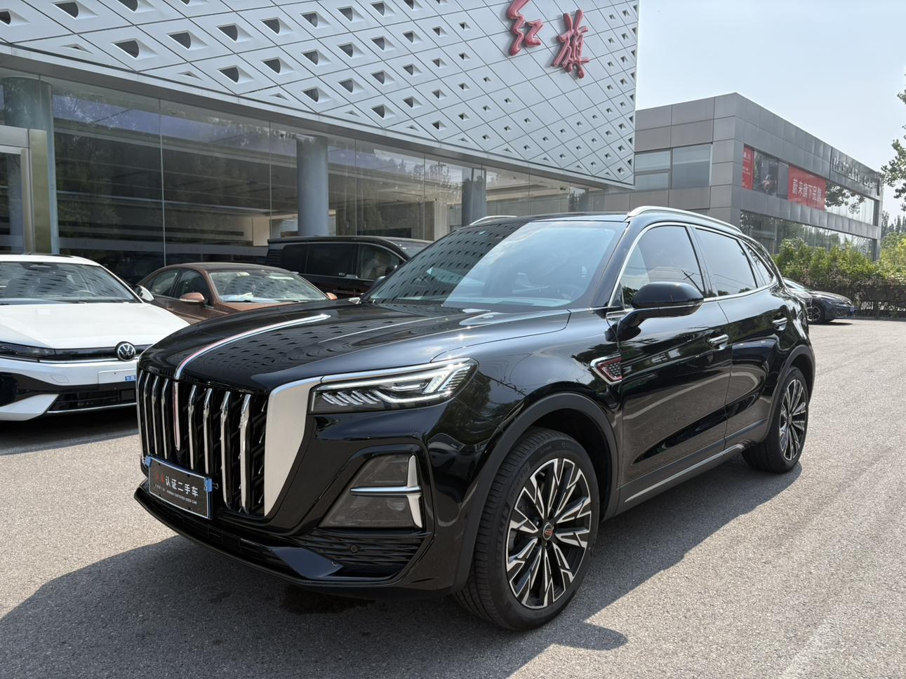 Hongqi HS5