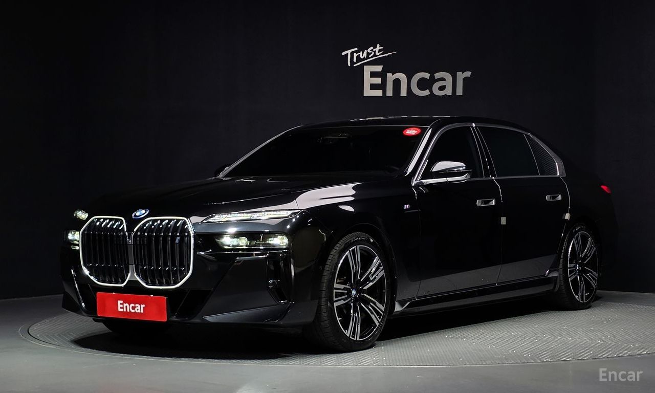 BMW i7