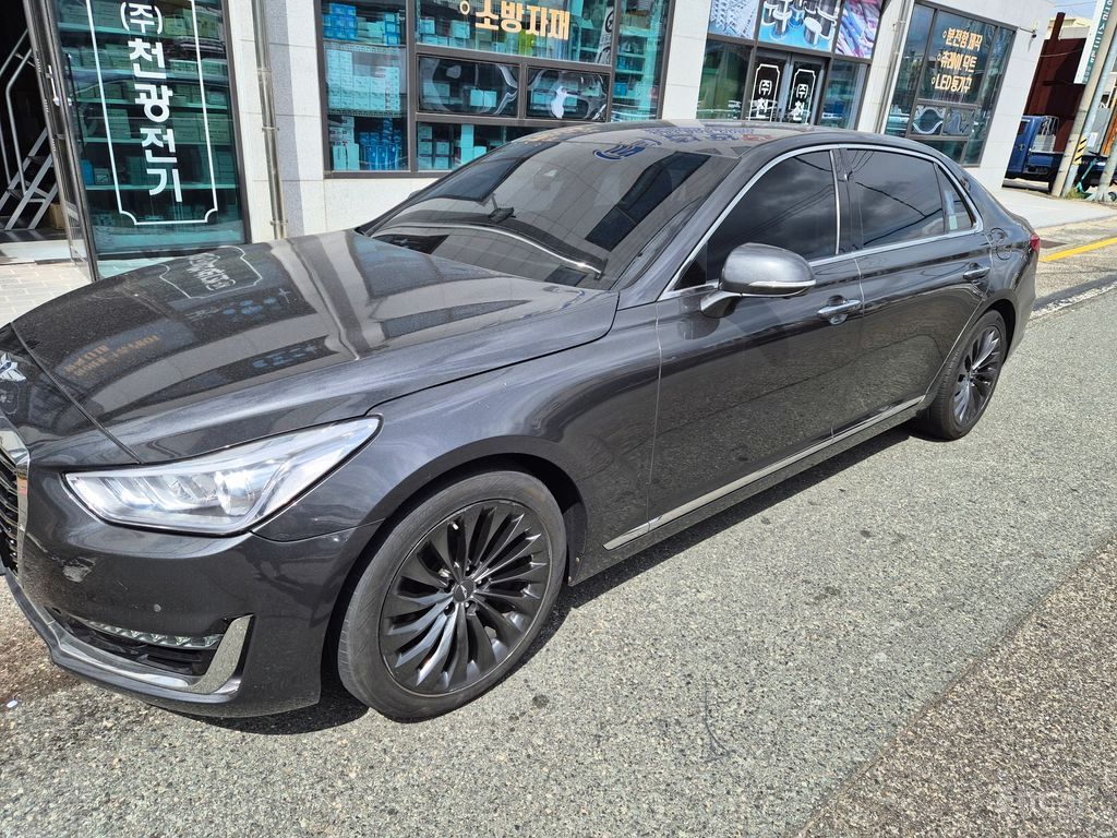 Genesis EQ900