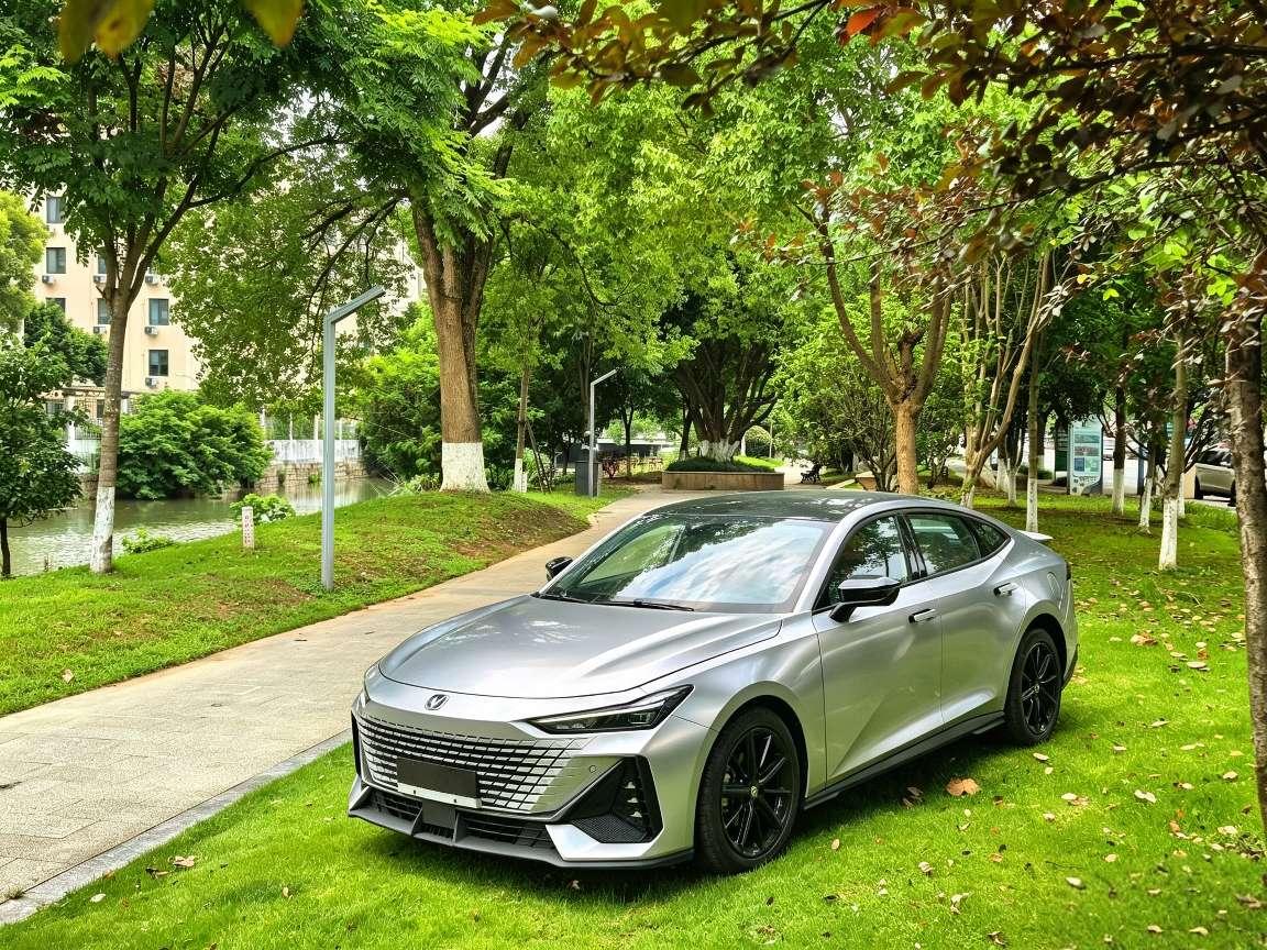 Changan UNI-V