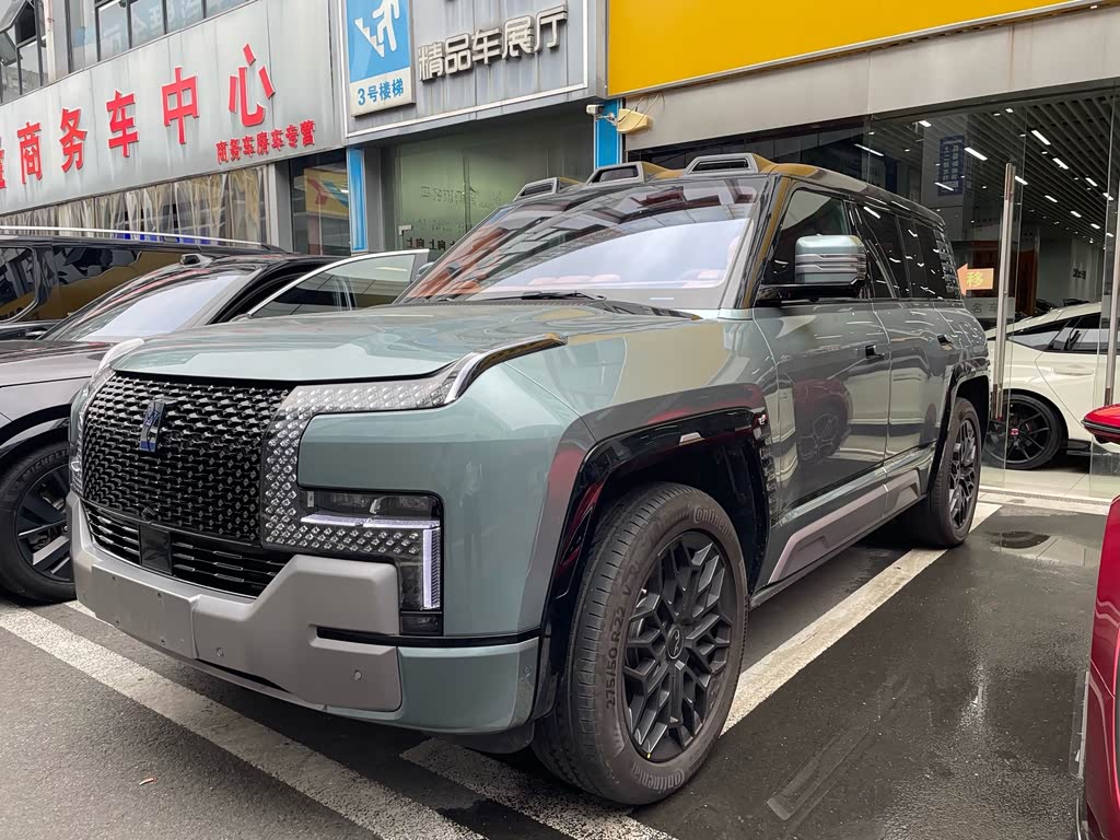 Yangwang U8