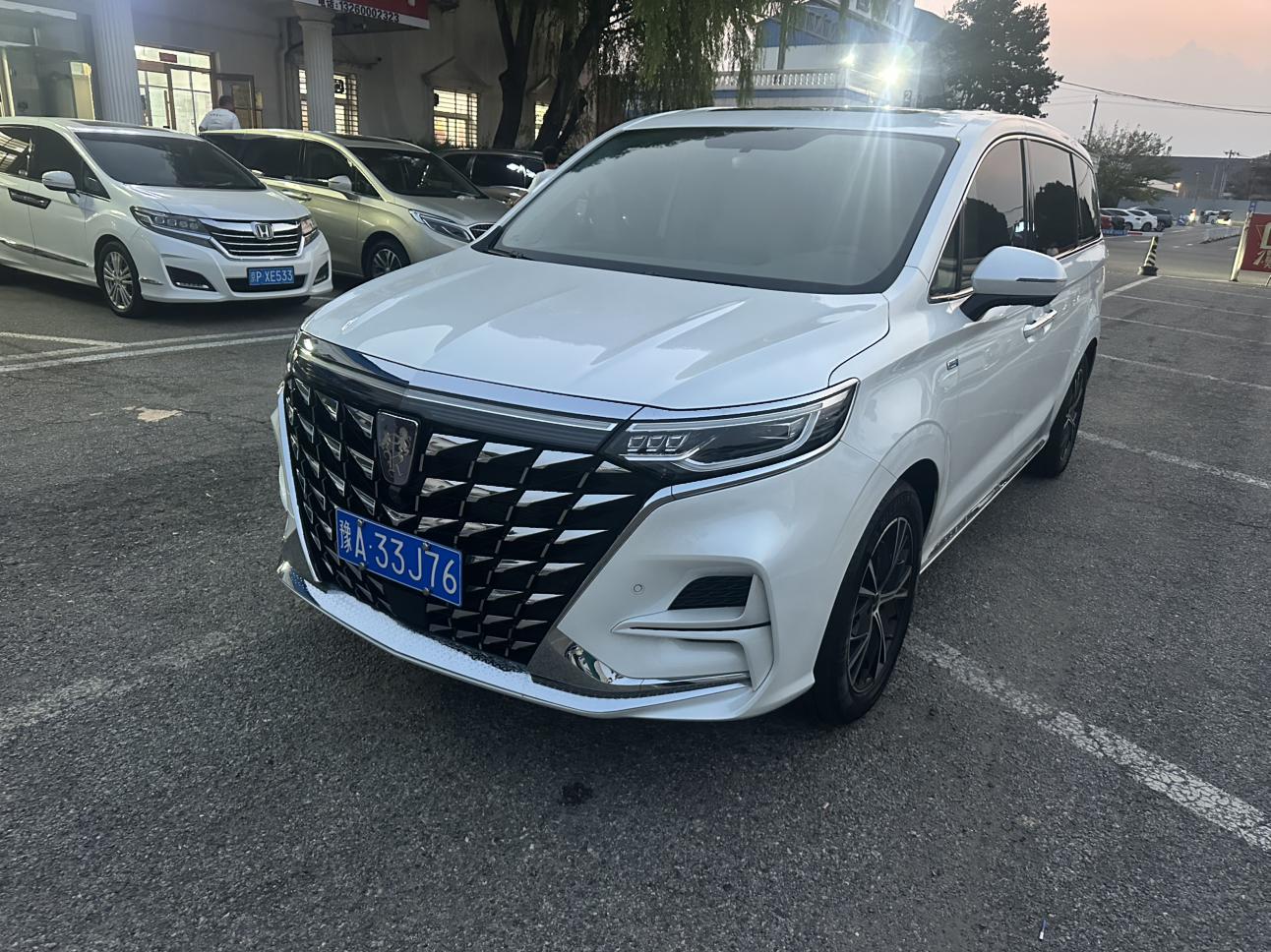 Roewe iMAX8