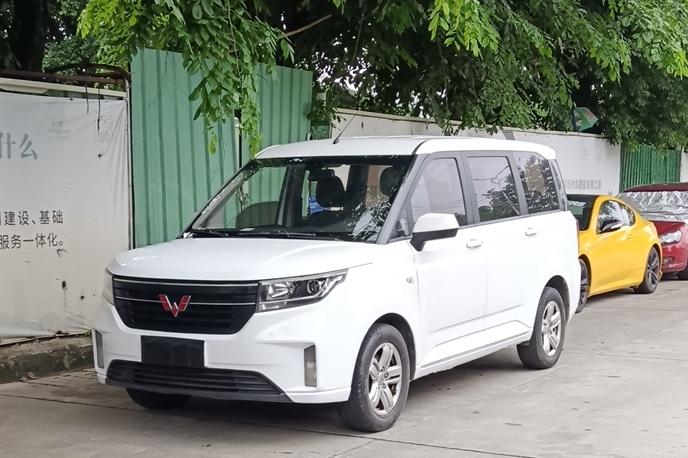 Wuling Hongguang Plus