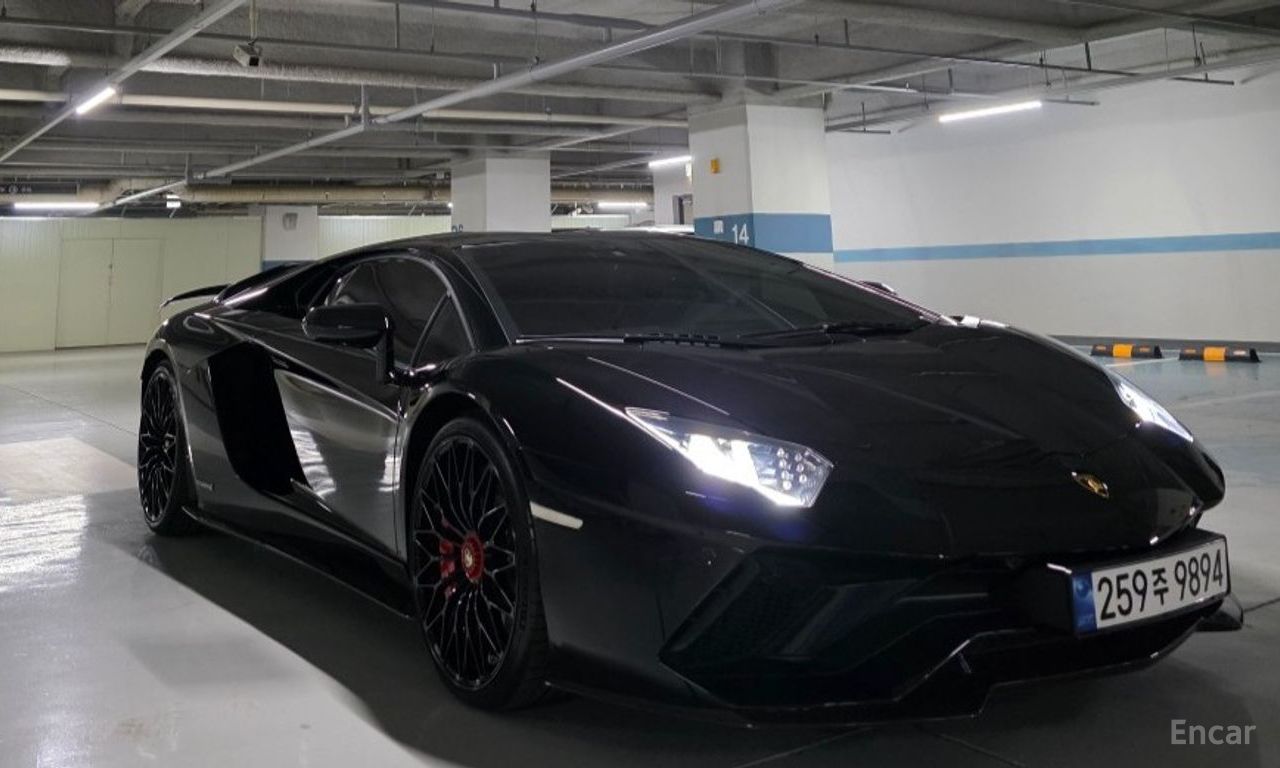 Lamborghini Aventador
