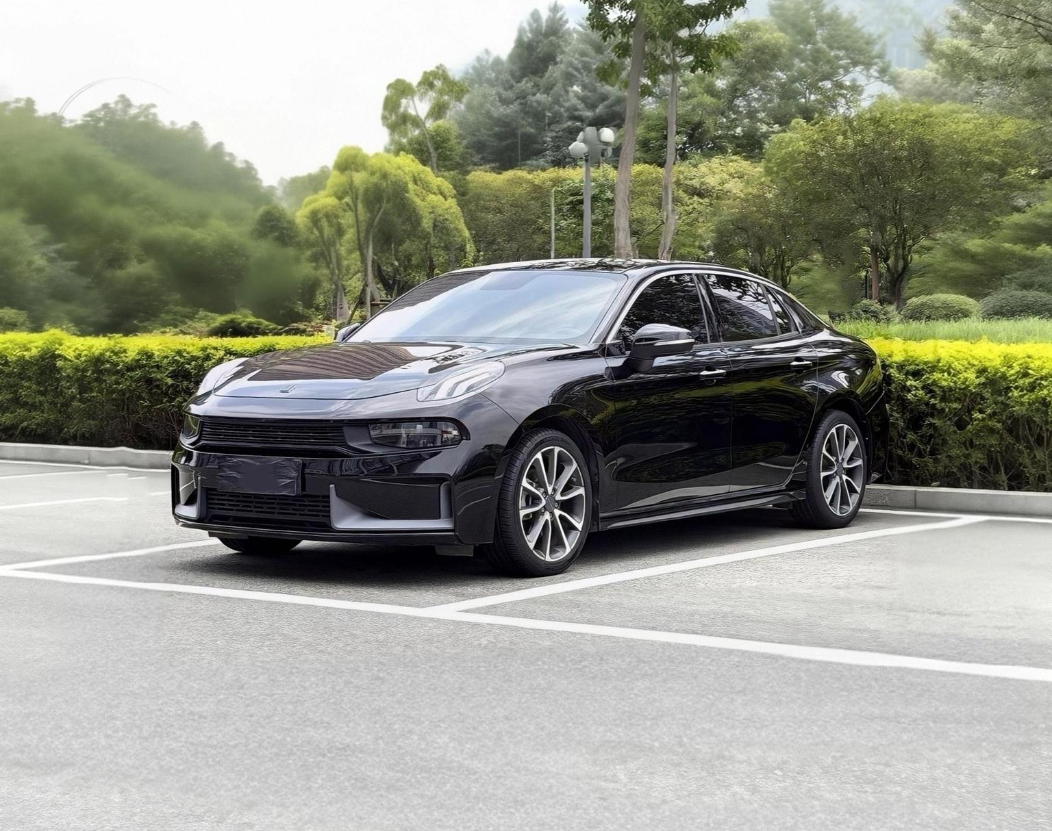 Lynk & Co 03