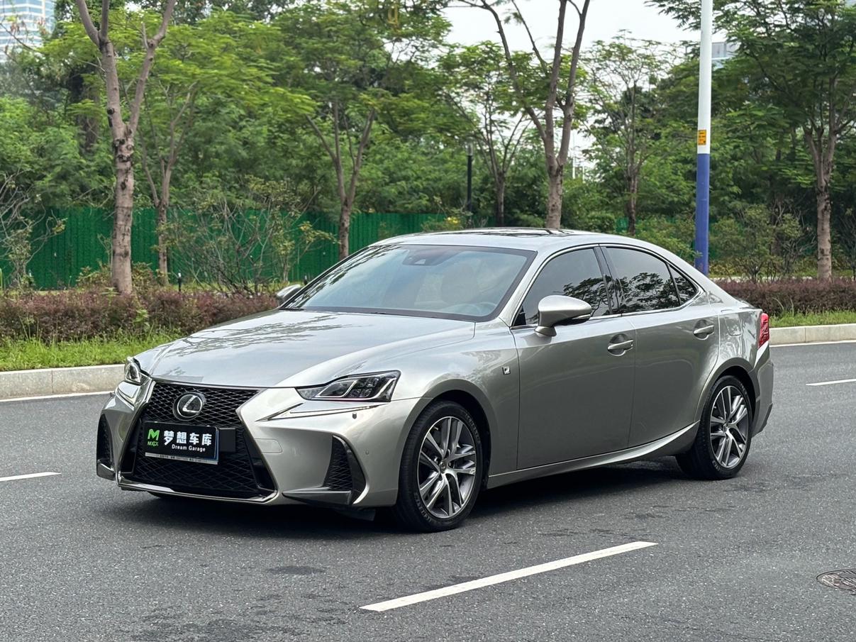 Lexus IS