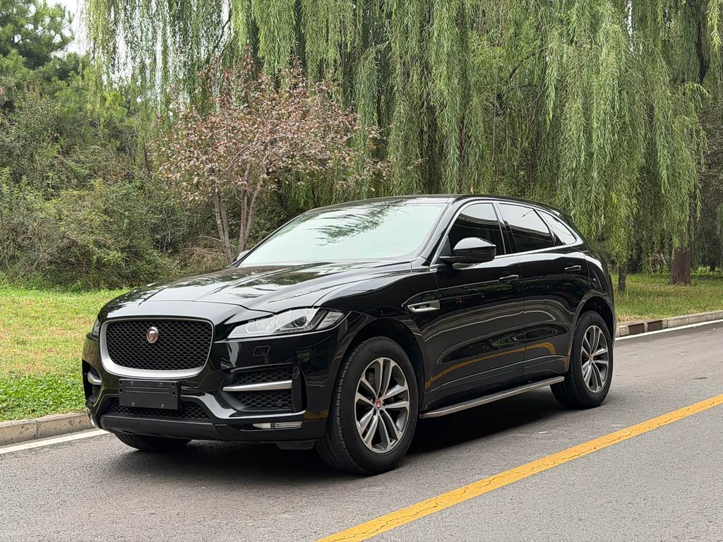 Jaguar F-Pace