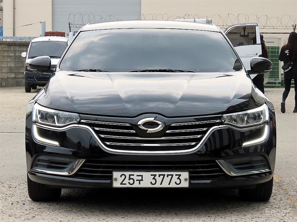 Renault SM6