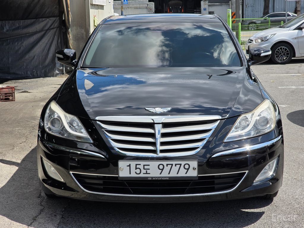 Hyundai Genesis