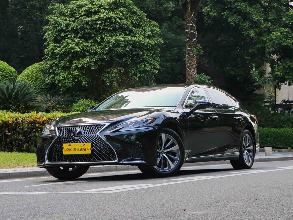 Lexus LS