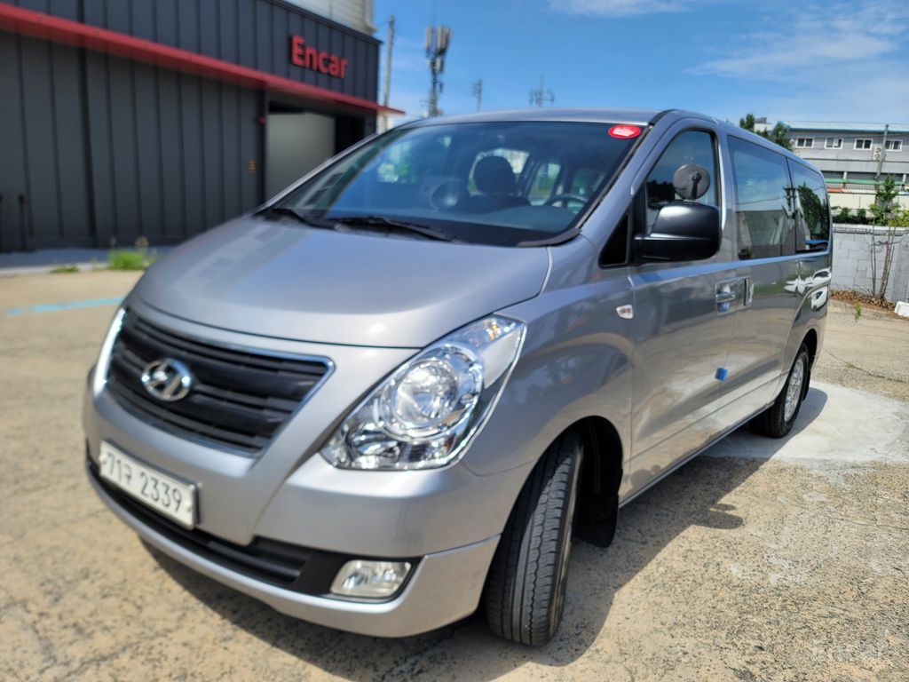Hyundai Starex