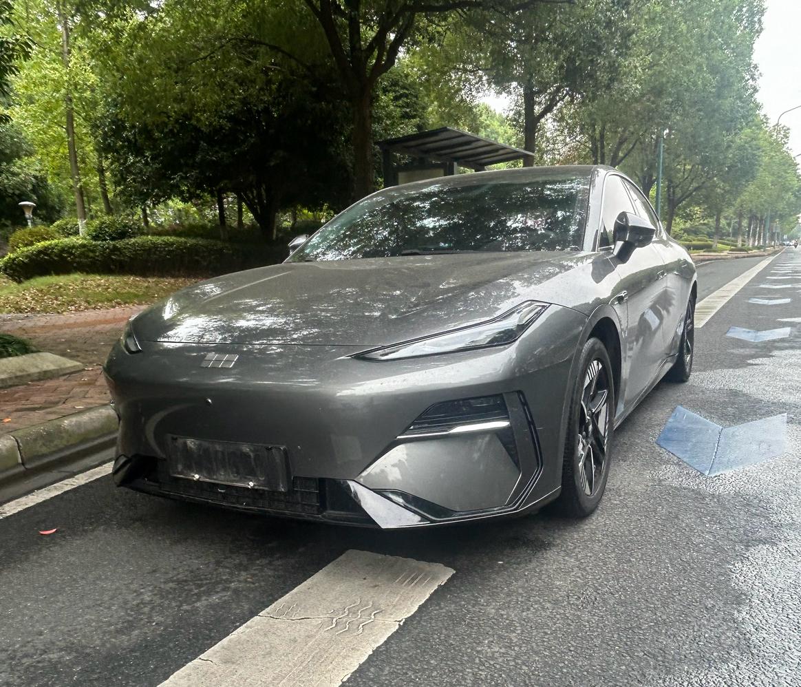 Geely Galaxy Galaxy E8