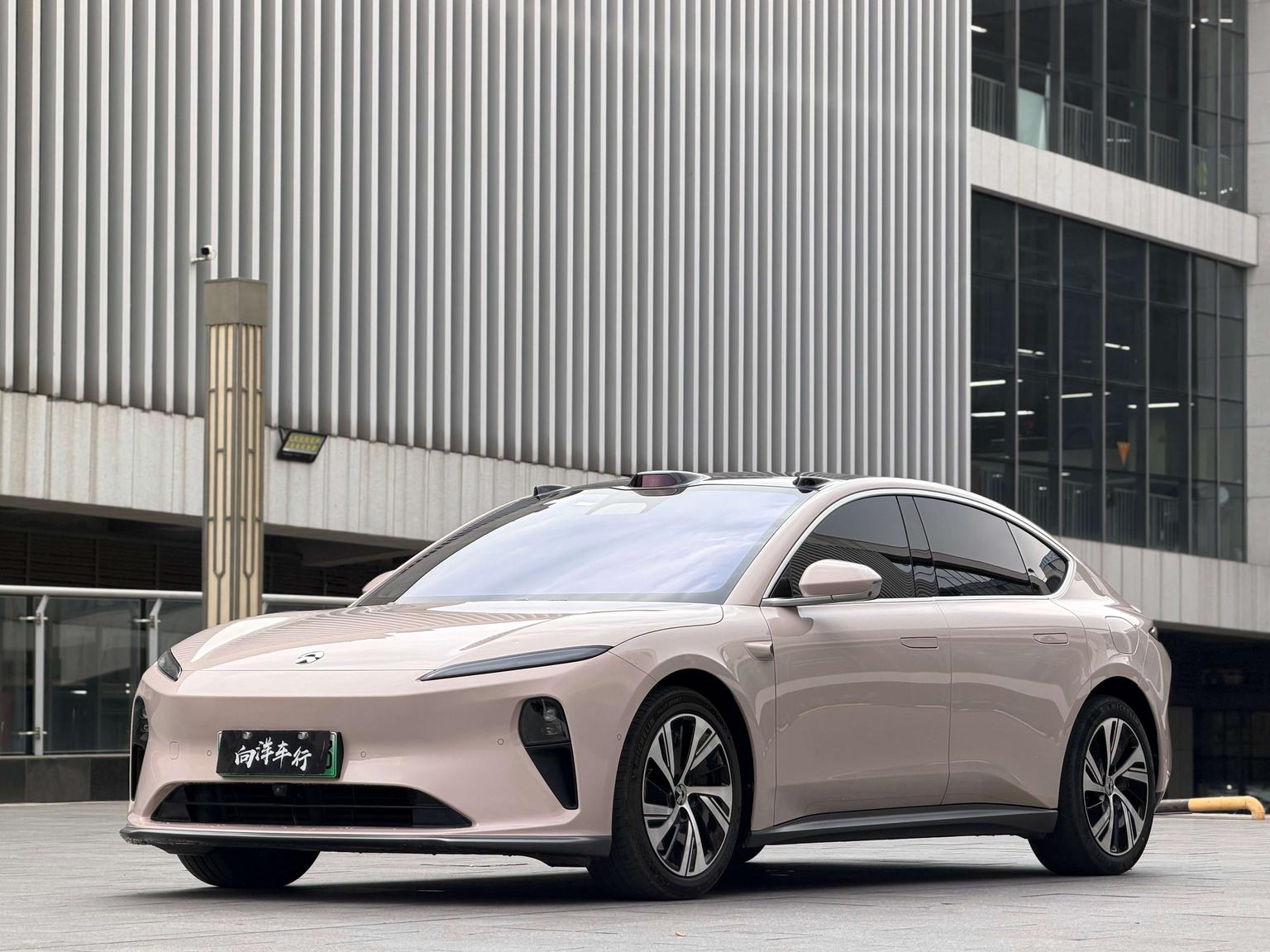 NIO ET5