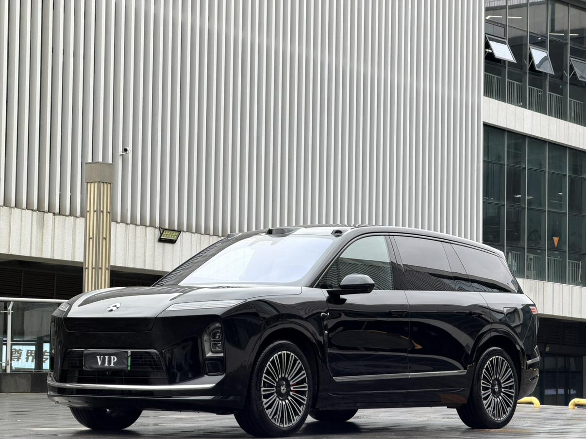 NIO ES8