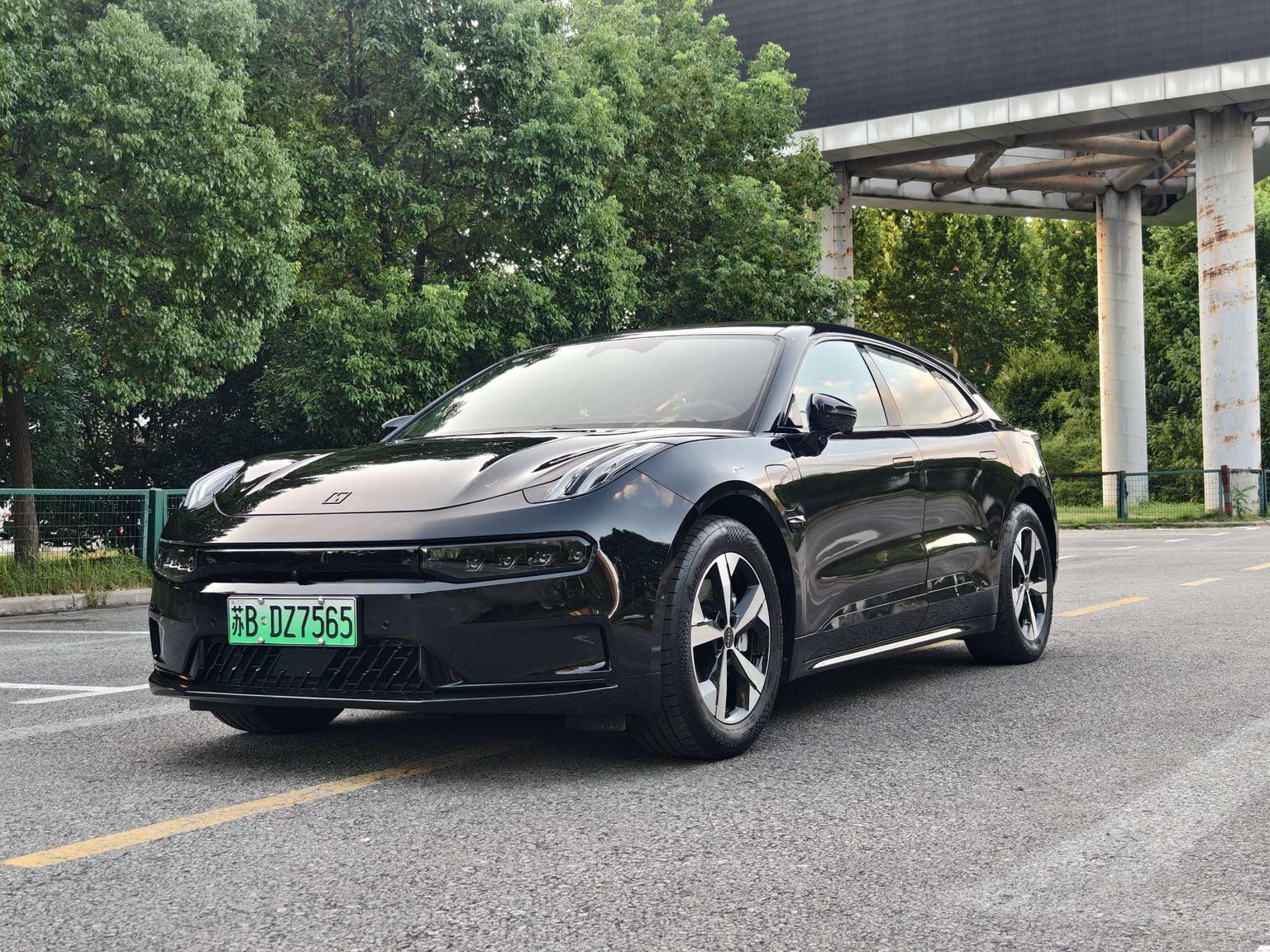 Zeekr 001