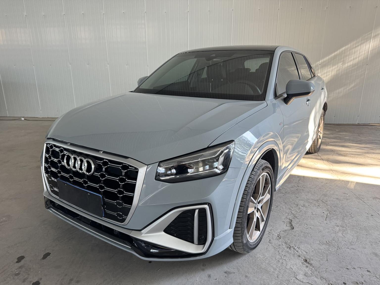 Audi Q2L