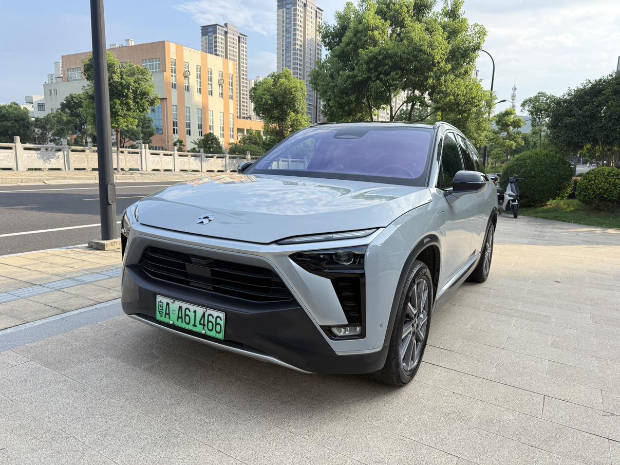 NIO ES8