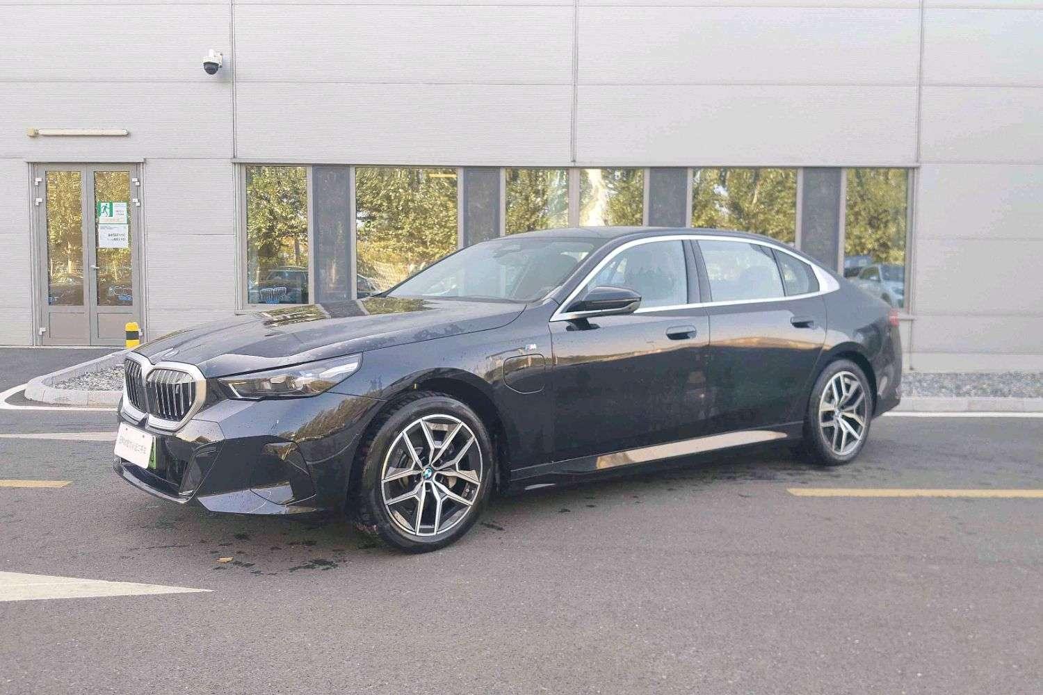 BMW i5
