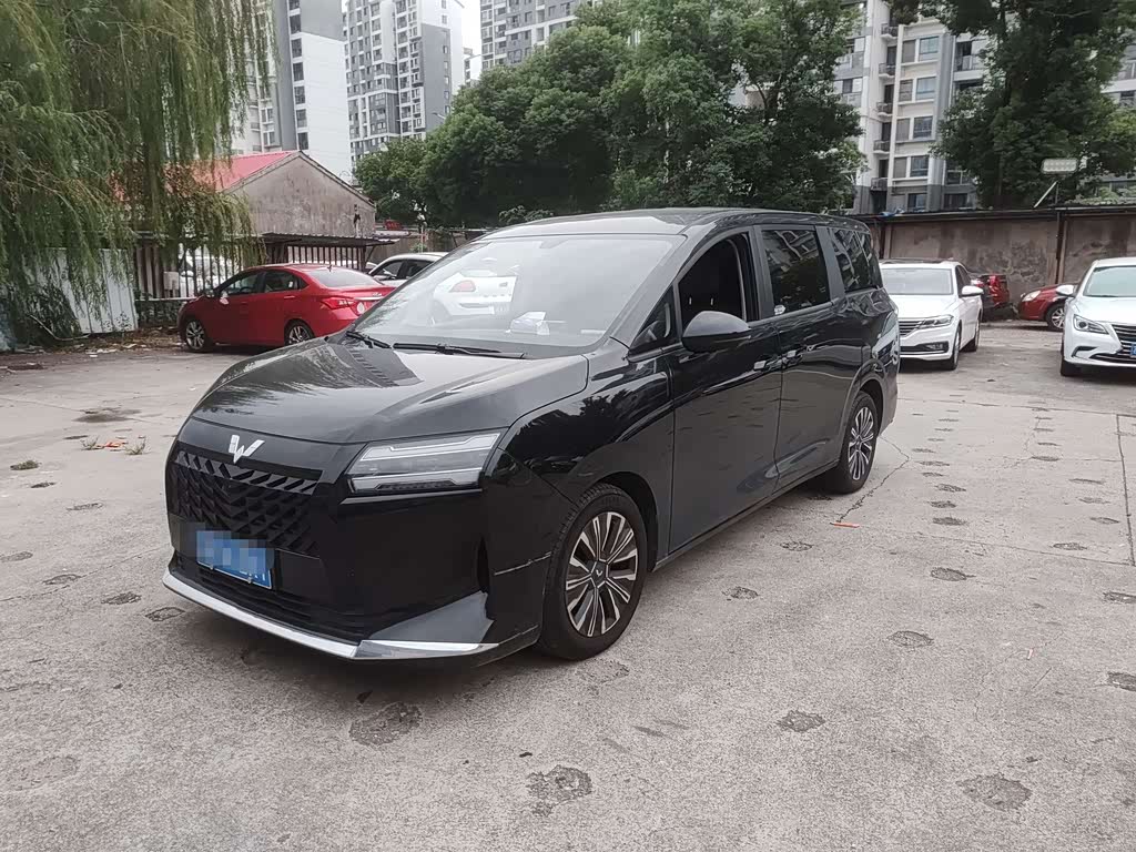 Wuling 730