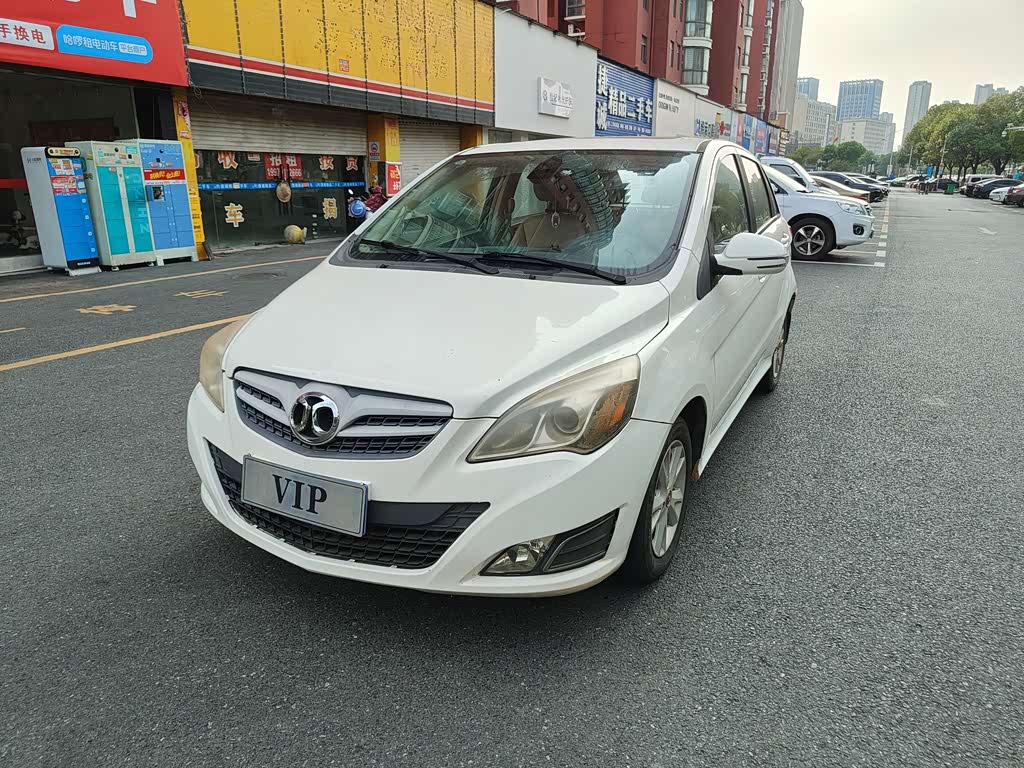 BAIC E