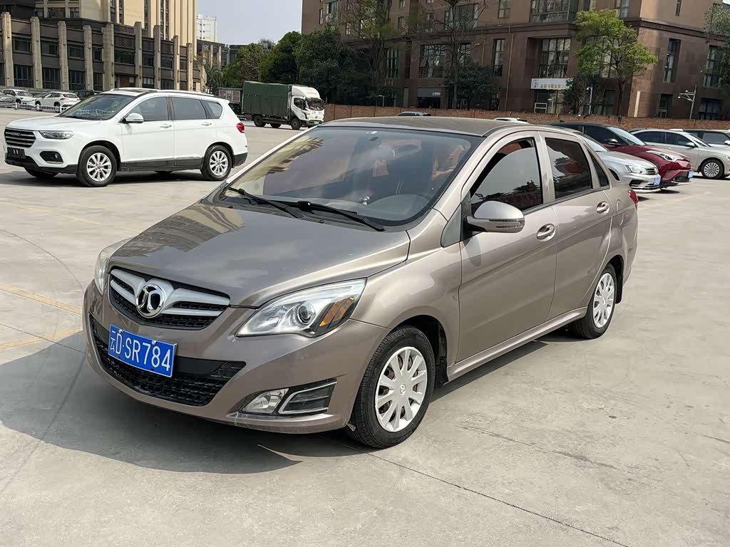 BAIC E