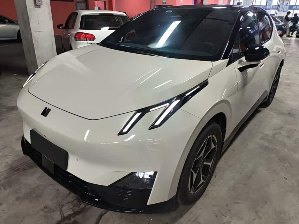 Lynk & Co Z20