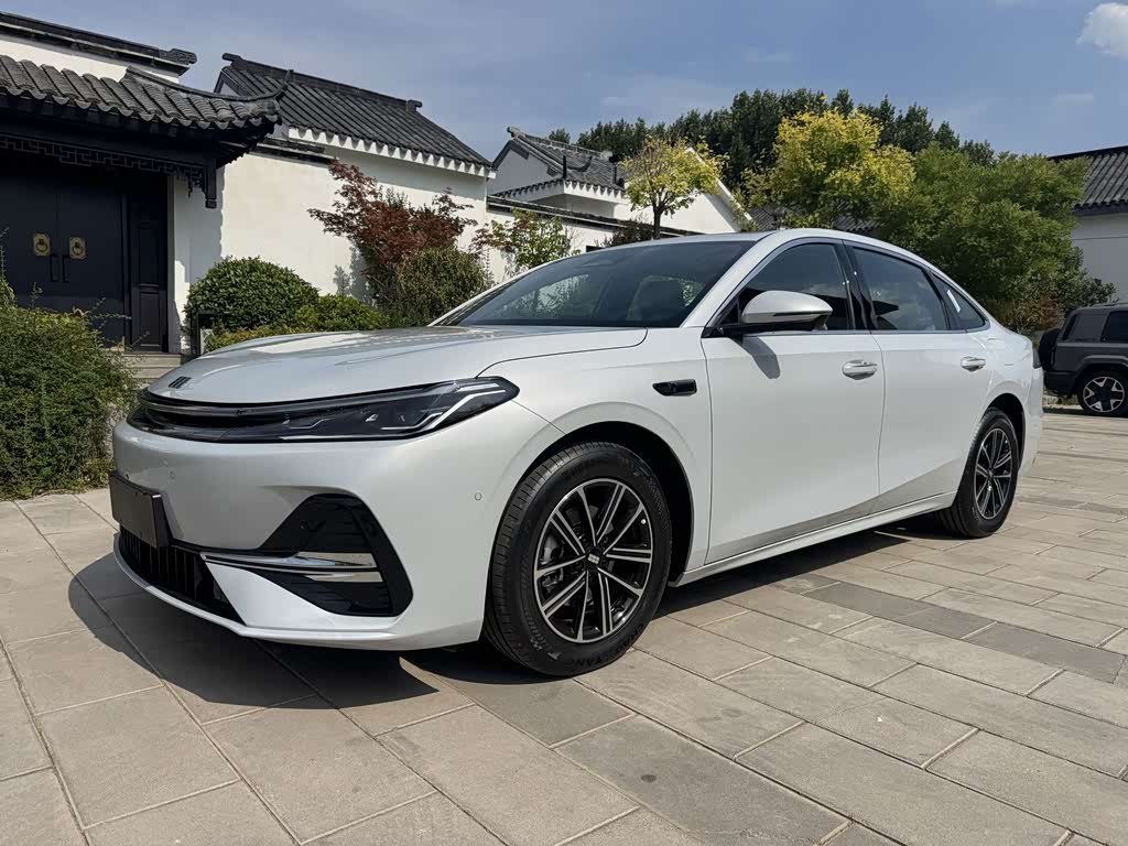 Geely Galaxy Galaxy A7 EM