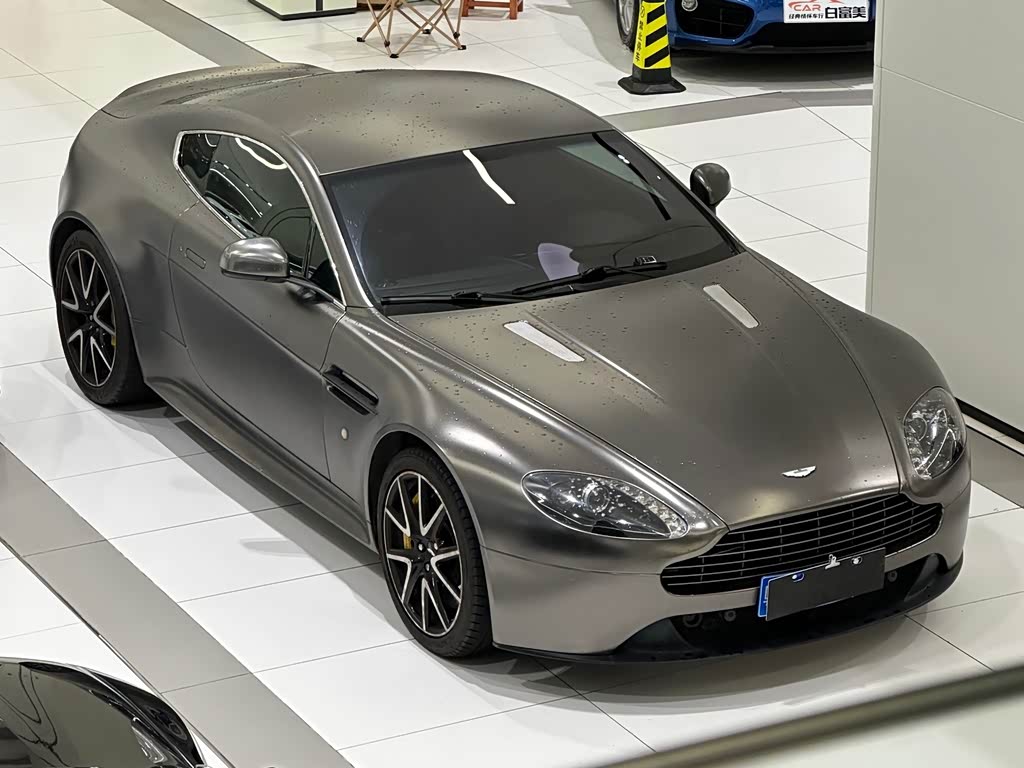 Aston Martin V8 Vantage