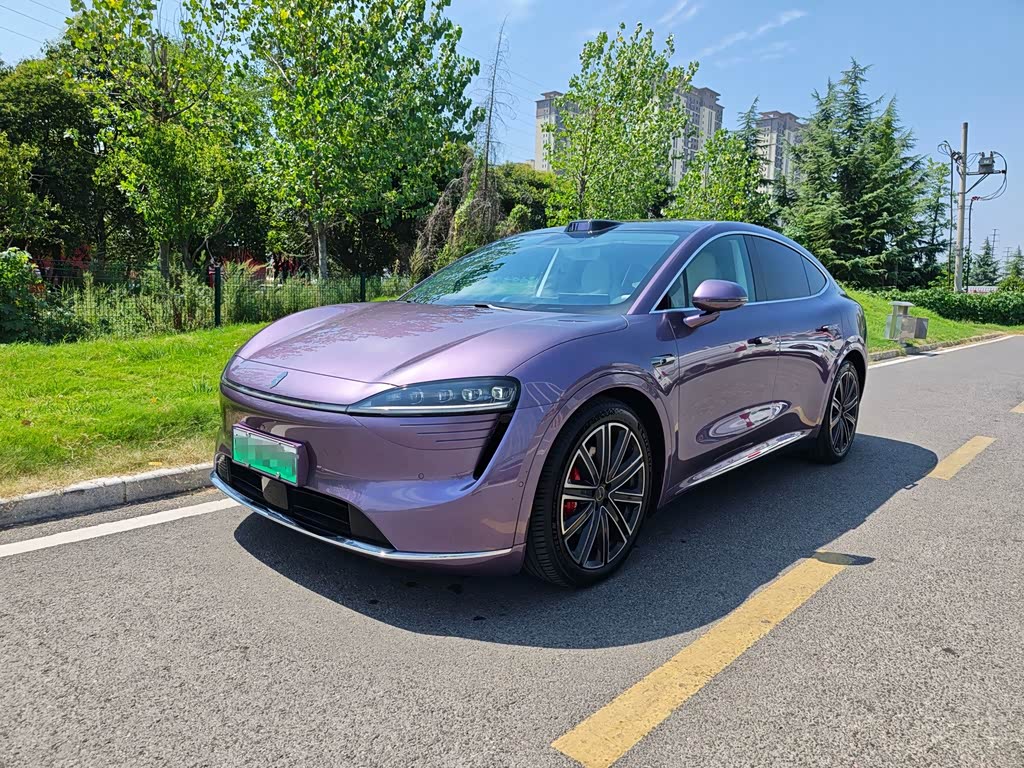 Luxeed R7