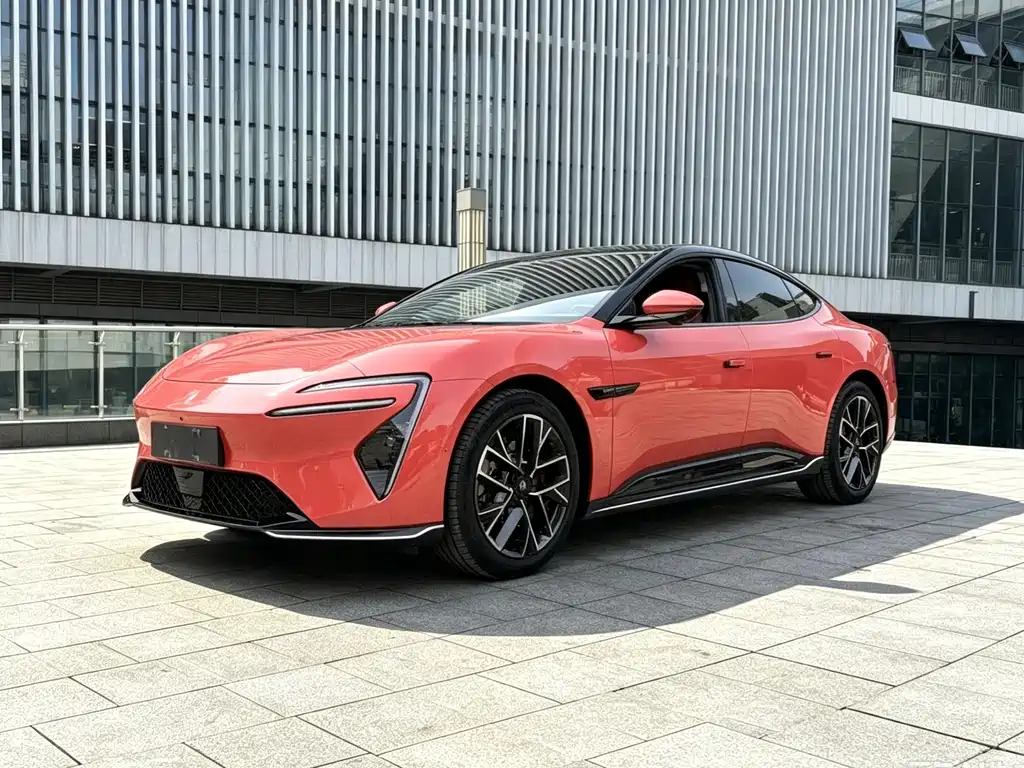 Avatr 06