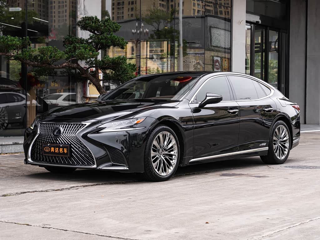 Lexus LS