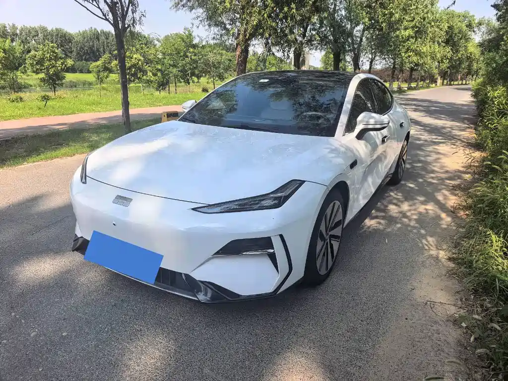 Geely Galaxy Galaxy E8