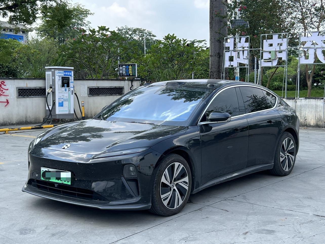 NIO ET5