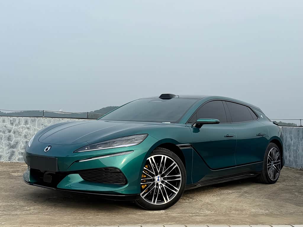 Denza Z9GT