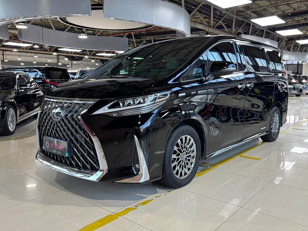 Lexus LM