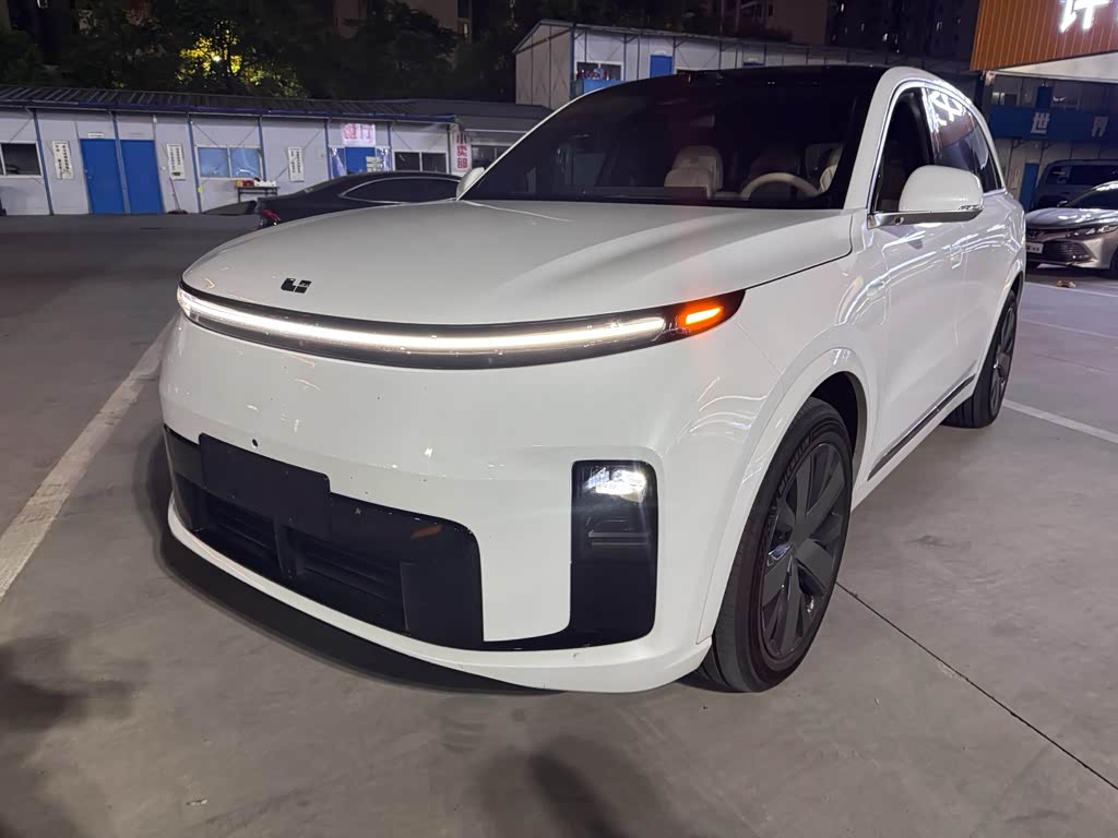 Li Auto L8