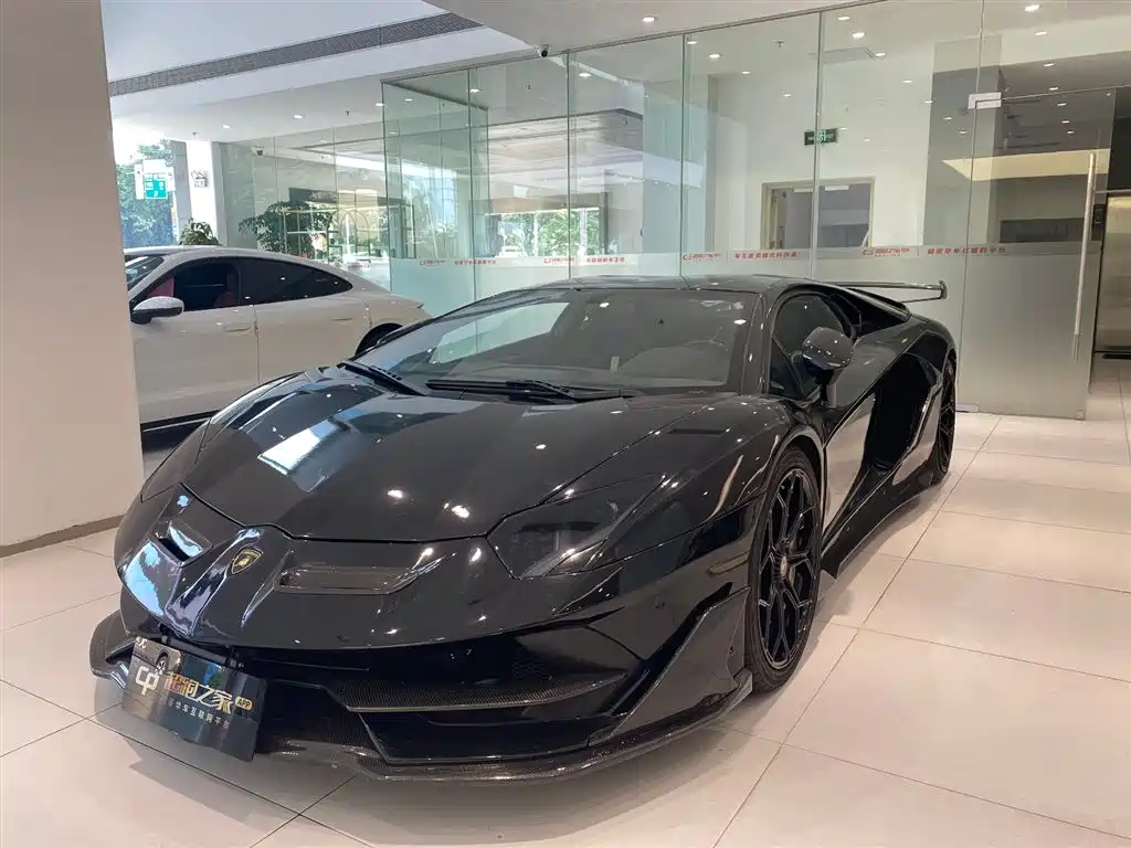Lamborghini Aventador