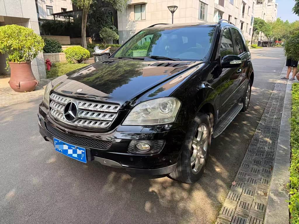 Mercedes-Benz M