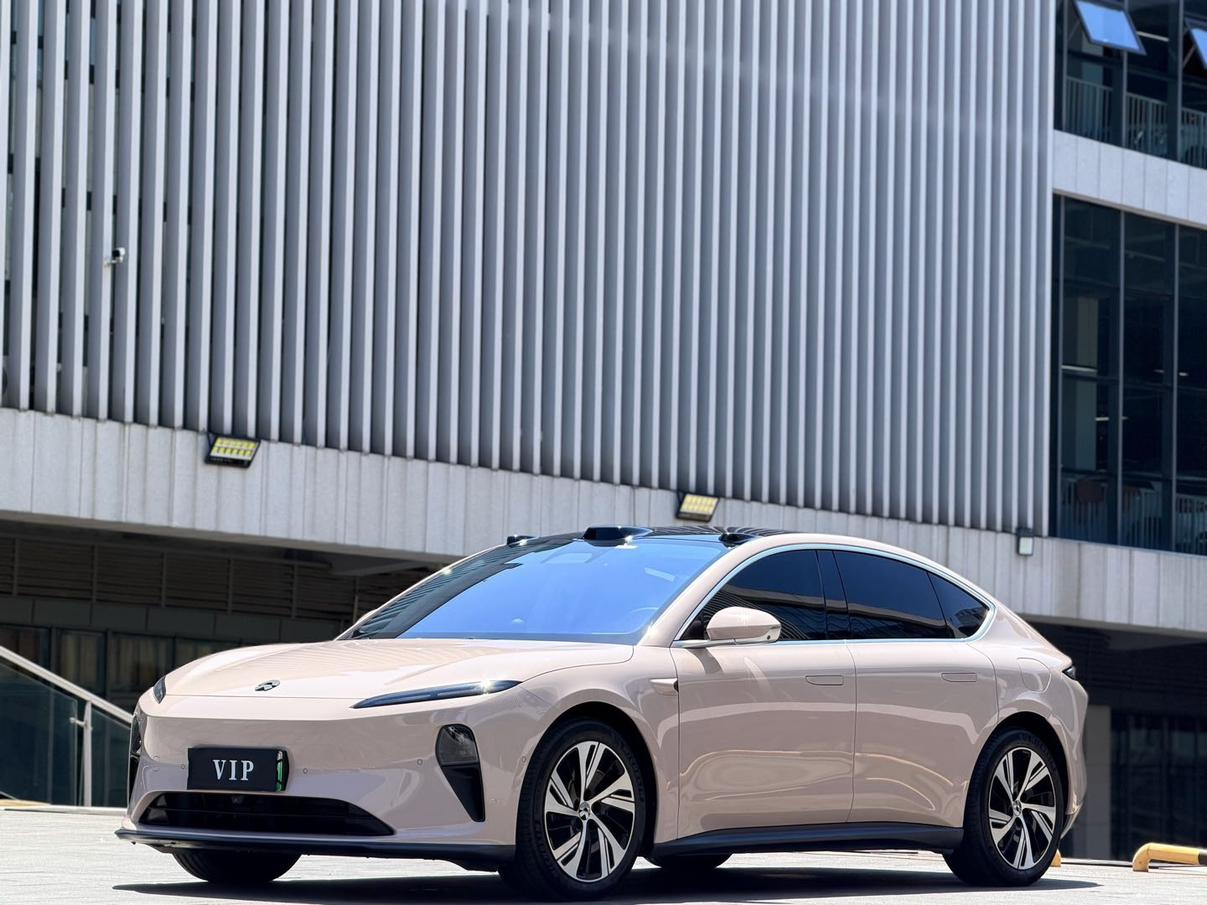 NIO ET5