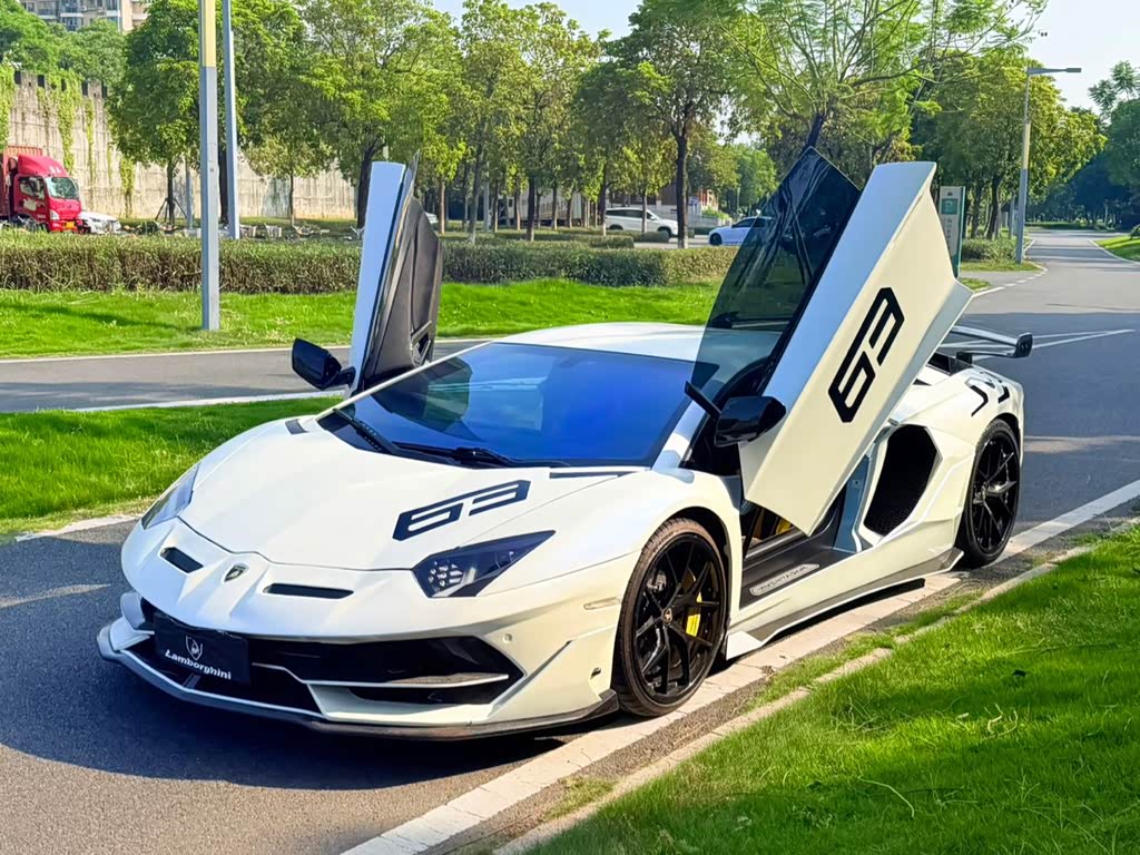 Lamborghini Aventador