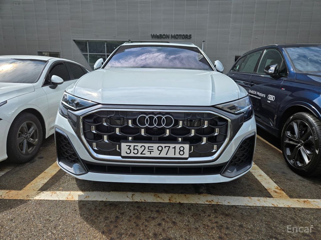 Audi Q8