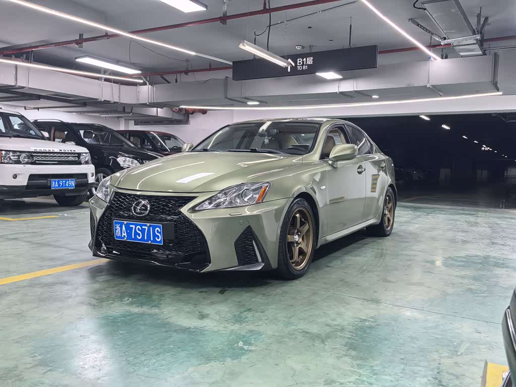 Lexus IS